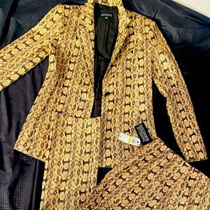 Snake skin blazer with matching pants 🐍